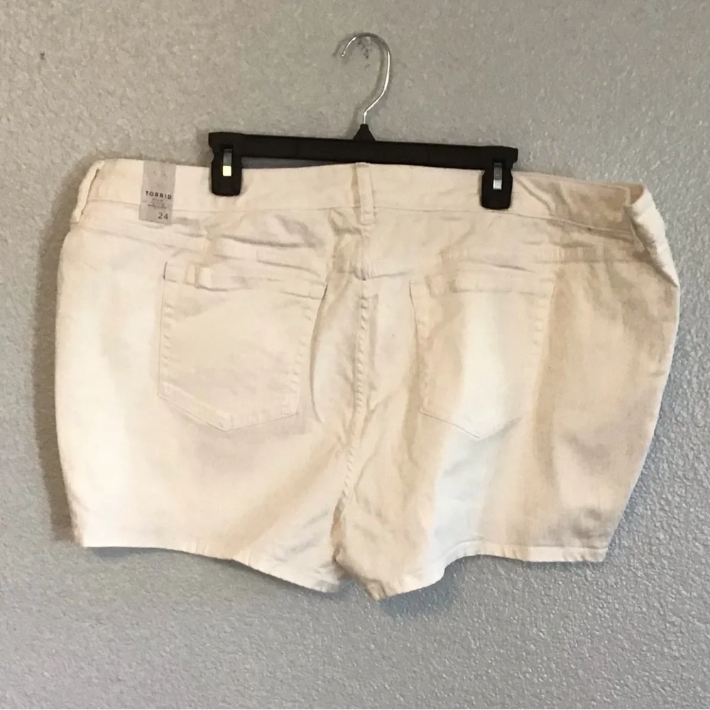 - Torrid Shorts.    NWT